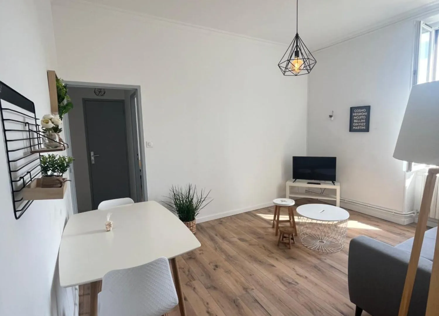Apartment Le Milan-Allees Provencales-Wifi Montelimar France