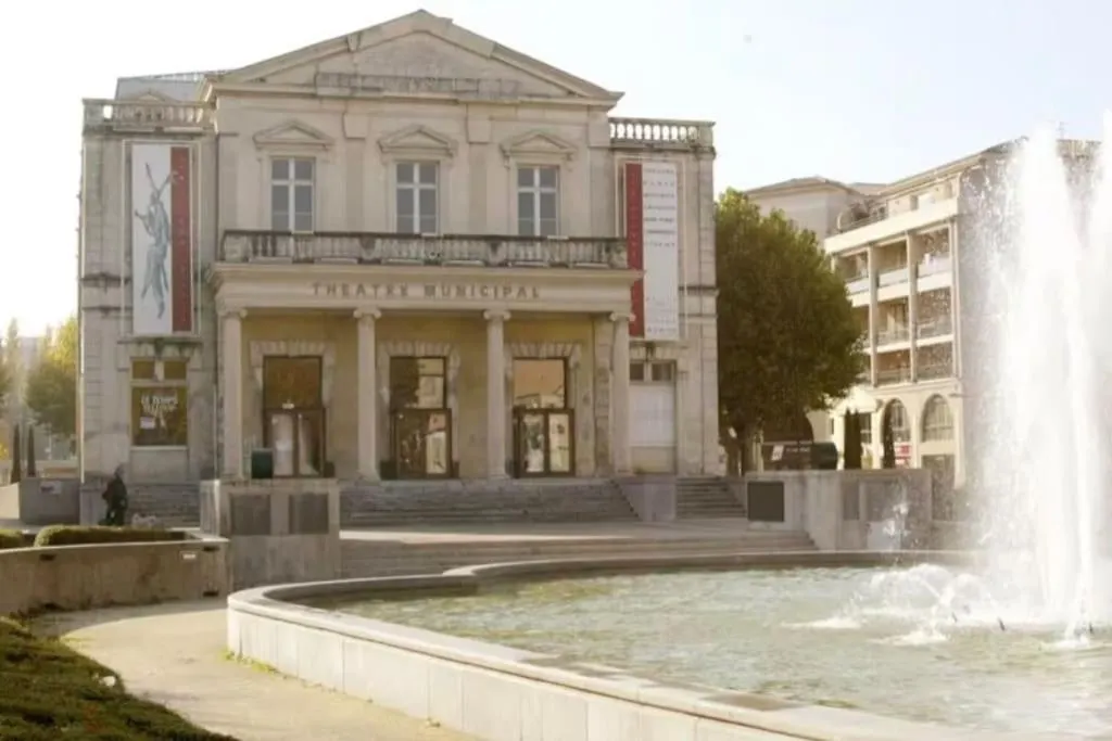 Apartment Le Milan-Allees Provencales-Wifi Montelimar France