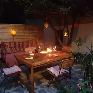  Ferienhaus Maison Atypique Au Pied Du Chateau